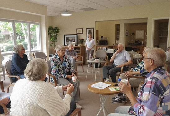 How Cognitive Activities Boost Resilience in Assisted Living