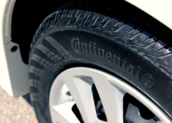 Truck Tire Maintenance Made Easy: Key Tools and Methods