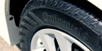 Truck Tire Maintenance Made Easy: Key Tools and Methods