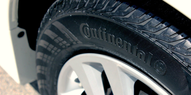 Truck Tire Maintenance Made Easy: Key Tools and Methods