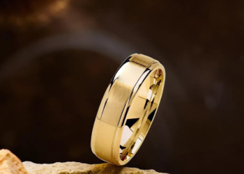 The Man's Guide to Choosing a Gold Wedding Ring in 2026