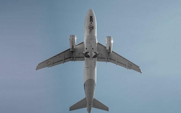 8 Reasons Professional Pilots Prefer Certain Headsets