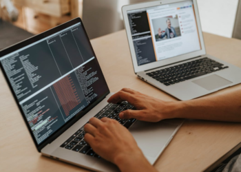 The Evolution of Mobile Phone Repair Tools in Italy: A Digital Transformation