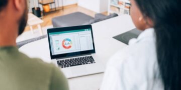 How to find competitor websites: a strategic guide for e-commerce businesses