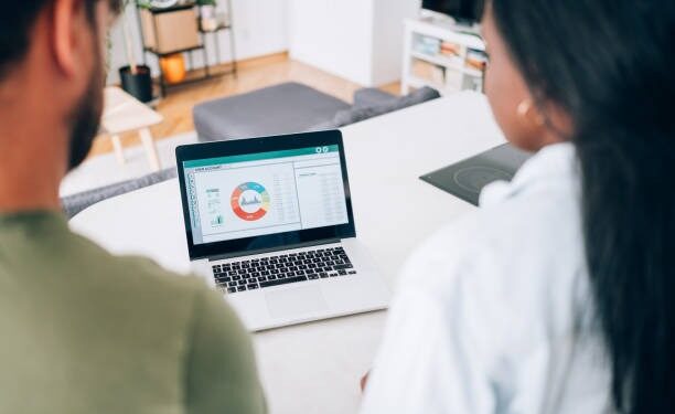 How to find competitor websites: a strategic guide for e-commerce businesses