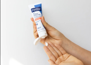 Best Face Moisturizer for Oily Skin? PanOxyl vs Hydro Boost
