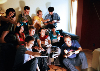 Hosting a Crowd? The Best Interactive Group Games to Play