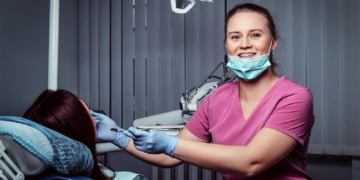 Dental Assistant or Dental Hygienist? A Brutally Honest Breakdown
