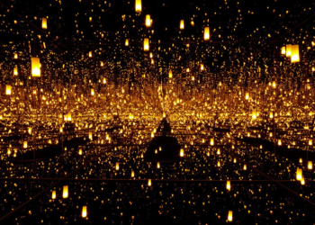 What Happens When You Trap the Golden Hour Inside an Infinite Mirror Room?