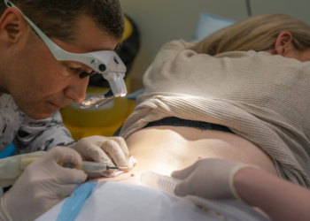 What a Dermatoscopy Examination Actually Involves — and Why It Differs From a Basic Visual Check