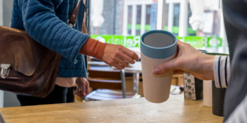 The Benefits and Uses of Double Wall Cups in the Hospitality Industry