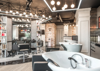 Your Service Menu Is a Pricing Strategy: How Beauty Salons Raise the Average Ticket Without Raising Prices