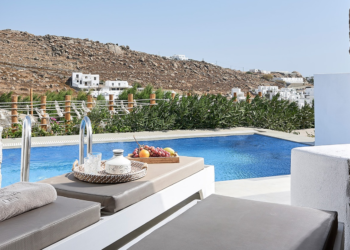 Hotels Near Psarou Beach: What to Look